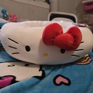Small sized hello kitty pet bed